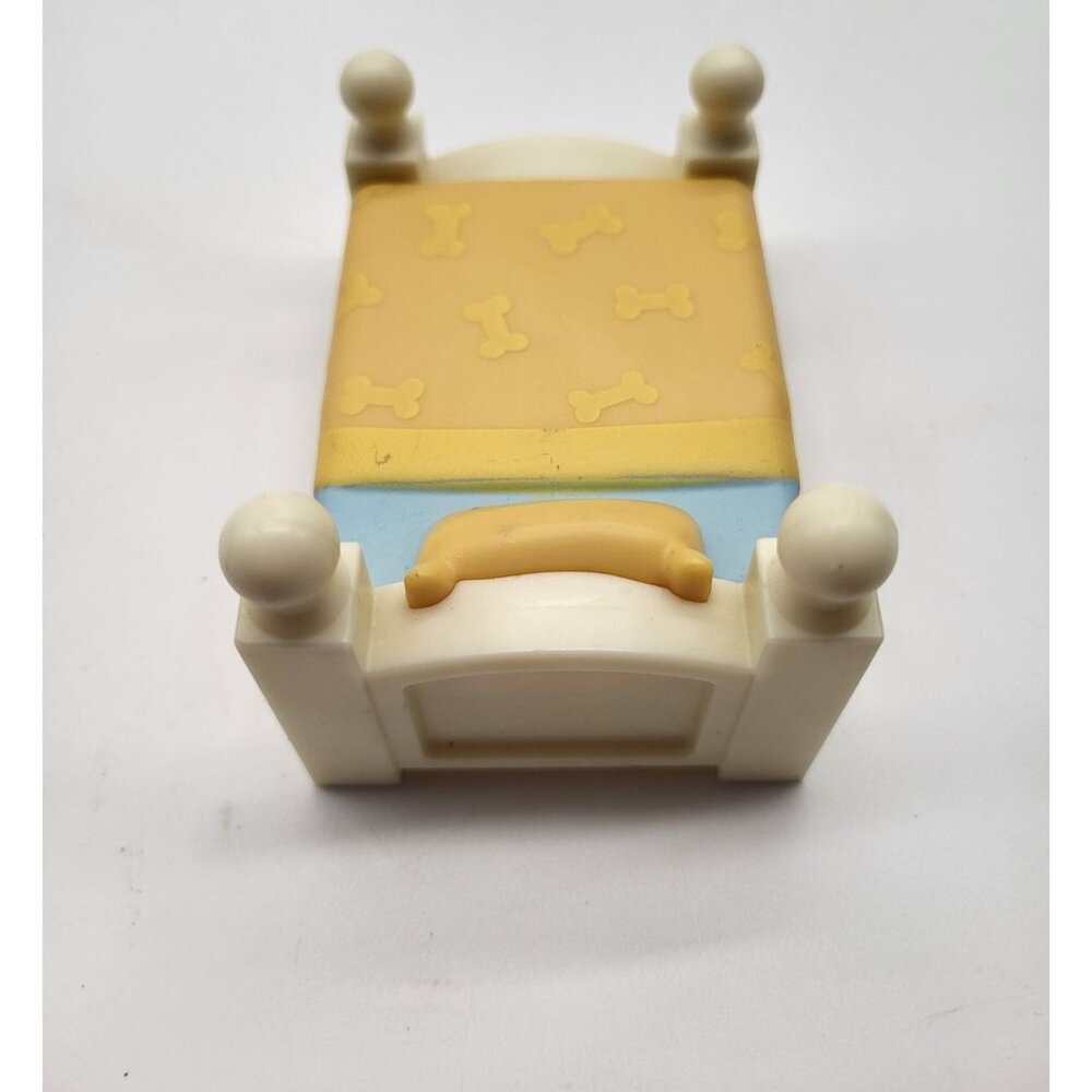Moose BLUEY Dollhouse FAMILY HOME YELLOW BED House Replacement Furniture Bones - Picture 3 of 10